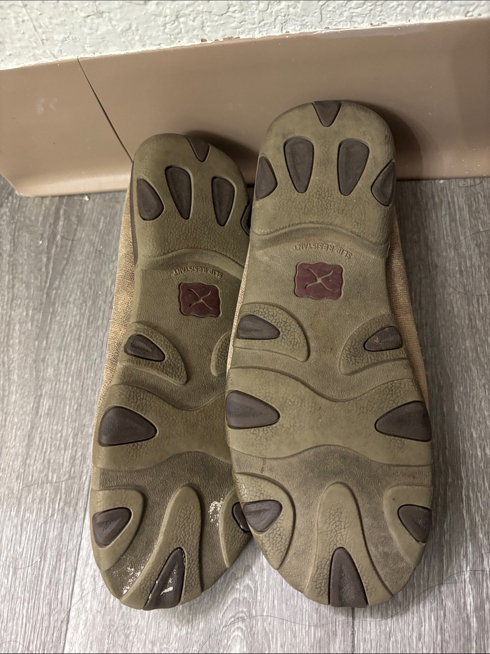 Twisted X Women's Tan Canvas Moccasins with Pink Insoles - Picture 4 of 4